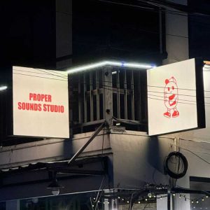 Neon Box - Podcast Studio